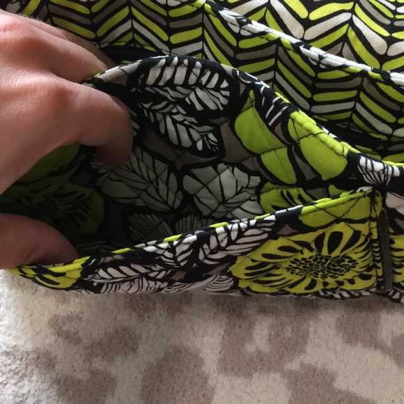 NWT Vera Bradley Citron Crosstown Crossbody - Picture 4 of 8